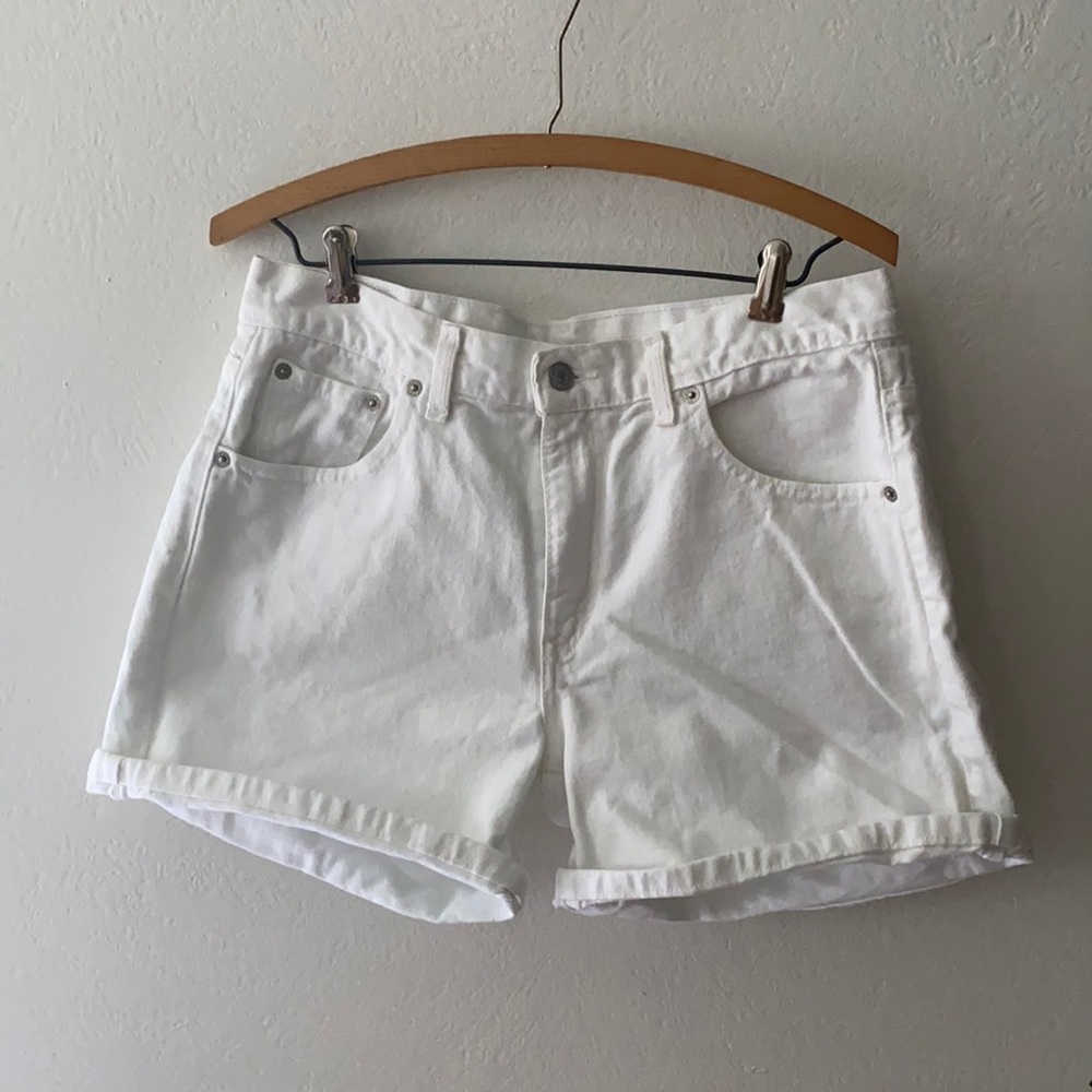 Levi’s white shorts size 12